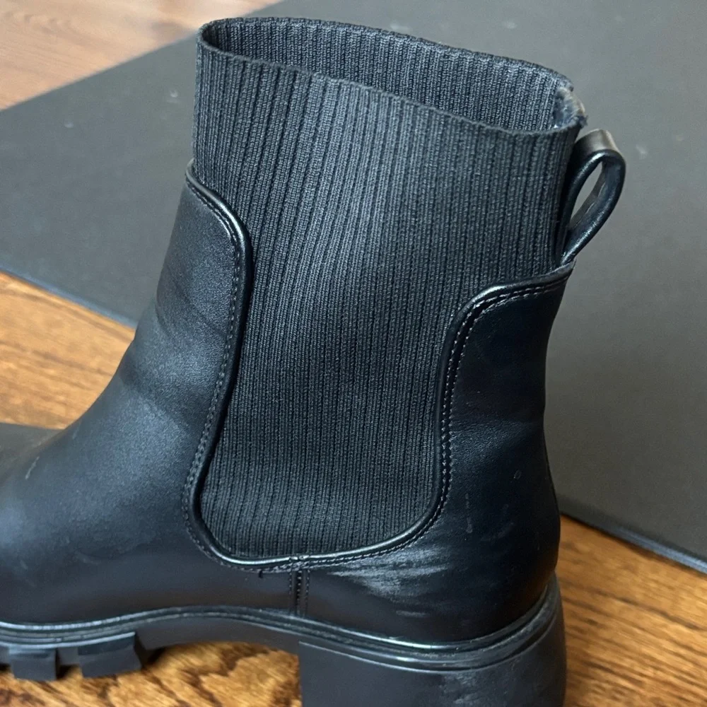 Black Steve Madden Chelsea Ankle Boots - Picture 6 of 9